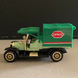 1918 Reader's Digest Model T Express Truck